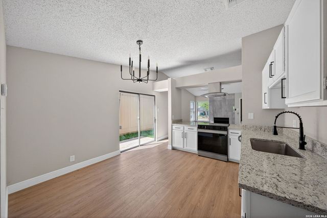 9434 Valley Rock, San Antonio, TX 78250