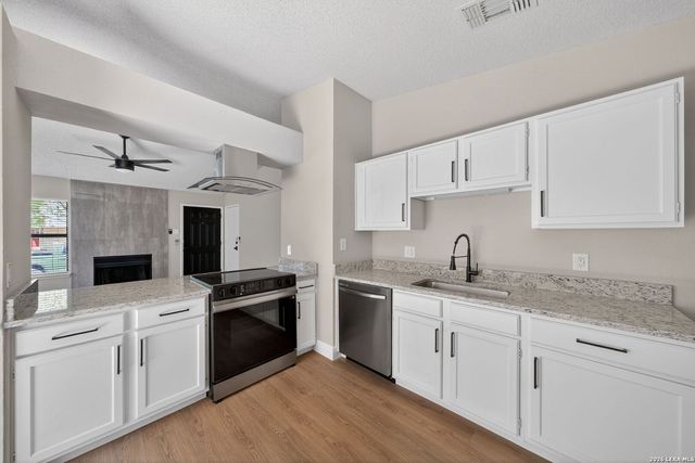 9434 Valley Rock, San Antonio, TX 78250