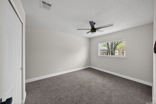 9434 Valley Rock, San Antonio, TX 78250