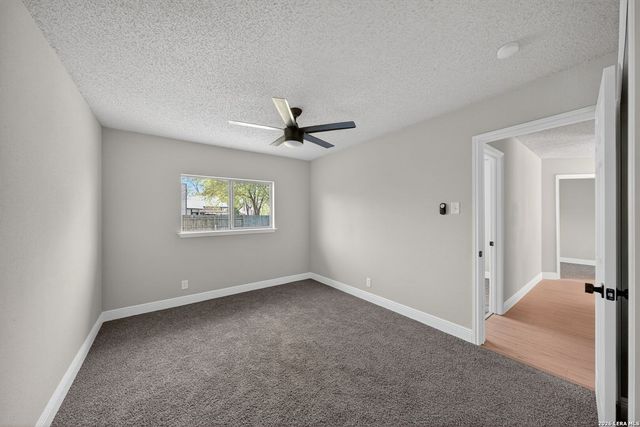 9434 Valley Rock, San Antonio, TX 78250