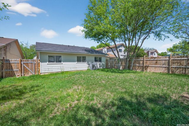 9434 Valley Rock, San Antonio, TX 78250