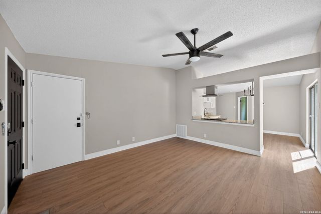 9434 Valley Rock, San Antonio, TX 78250