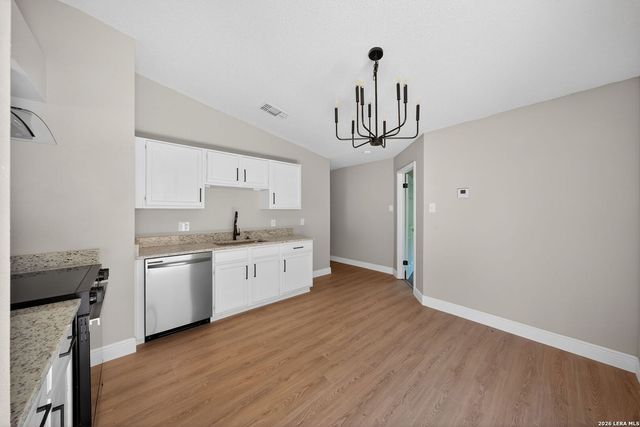 9434 Valley Rock, San Antonio, TX 78250