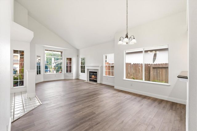 14 Las Uvas Ct, Sacramento, CA 95833