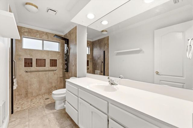 14 Las Uvas Ct, Sacramento, CA 95833