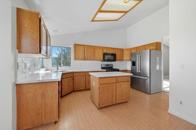 11361 Tanstaafl Lane, Redding, CA 96001