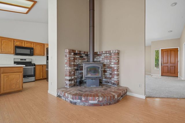 11361 Tanstaafl Lane, Redding, CA 96001