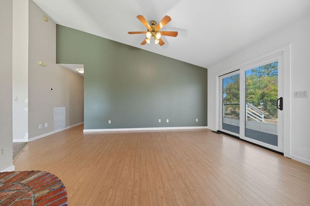 11361 Tanstaafl Lane, Redding, CA 96001