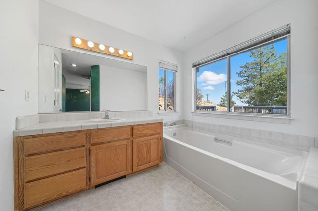 11361 Tanstaafl Lane, Redding, CA 96001