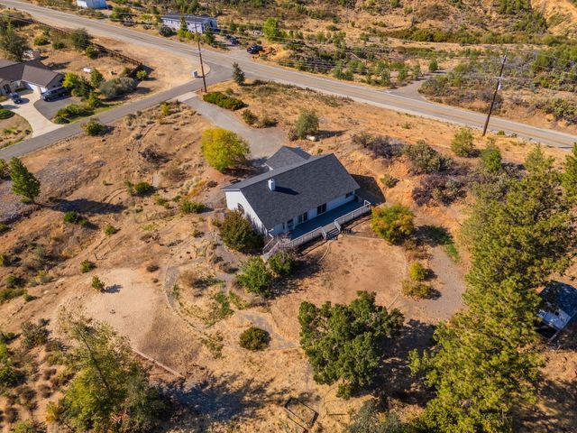 11361 Tanstaafl Lane, Redding, CA 96001