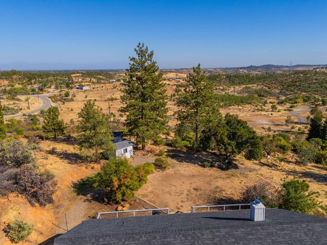 11361 Tanstaafl Lane, Redding, CA 96001