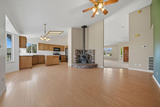 11361 Tanstaafl Lane, Redding, CA 96001