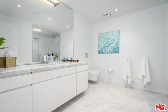 9000 W 3rd Street 211, Los Angeles, CA 90048