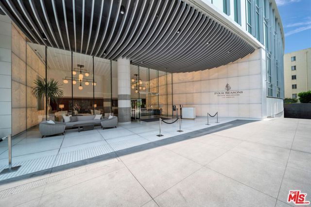 9000 W 3rd Street 211, Los Angeles, CA 90048