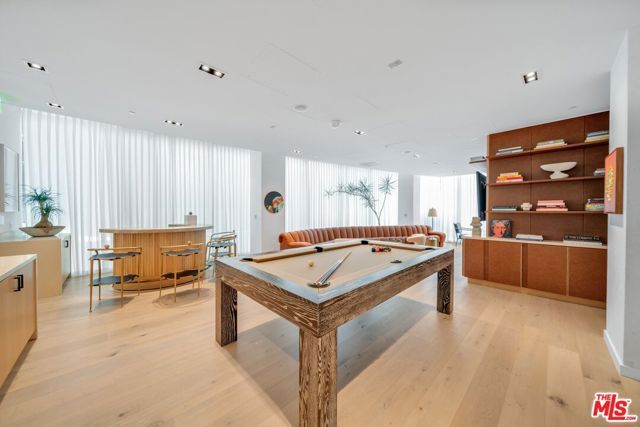 9000 W 3rd Street 211, Los Angeles, CA 90048