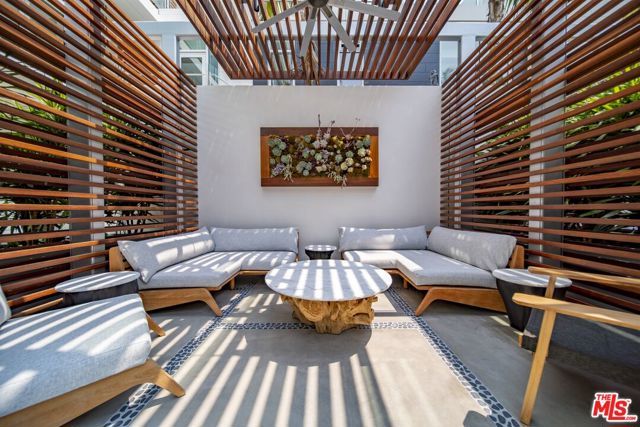 9000 W 3rd Street 211, Los Angeles, CA 90048