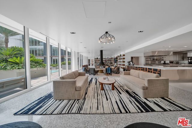 9000 W 3rd Street 211, Los Angeles, CA 90048