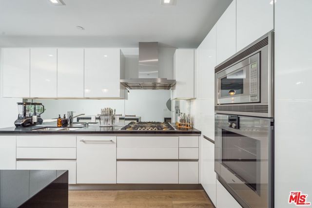 9000 W 3rd Street 211, Los Angeles, CA 90048
