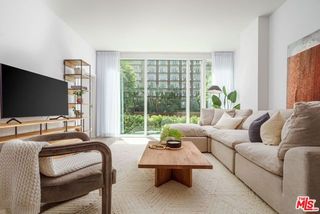 9000 W 3rd Street 211, Los Angeles, CA 90048