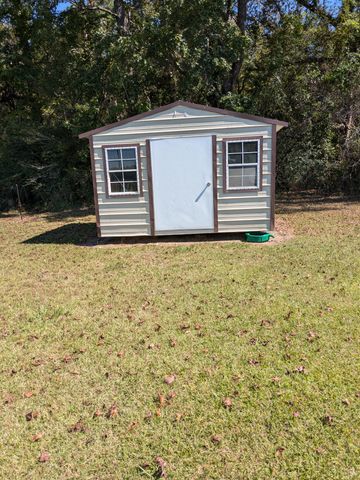 450 Old River Road, Columbia, MS 39429