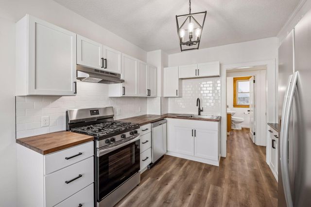 1391 White Bear Avenue N, Saint Paul, MN 55106