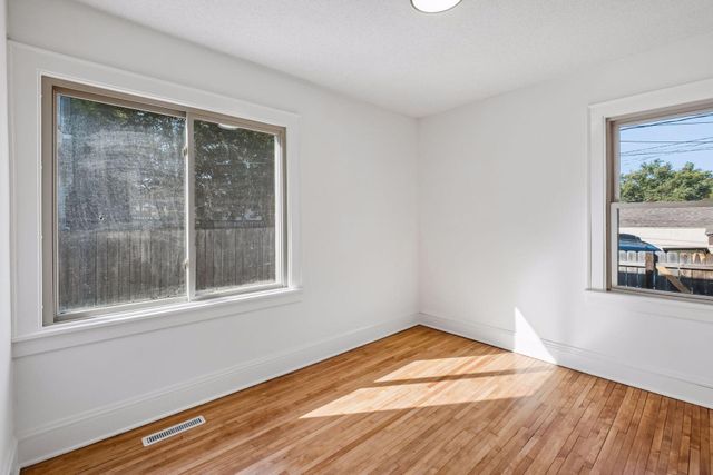 1391 White Bear Avenue N, Saint Paul, MN 55106