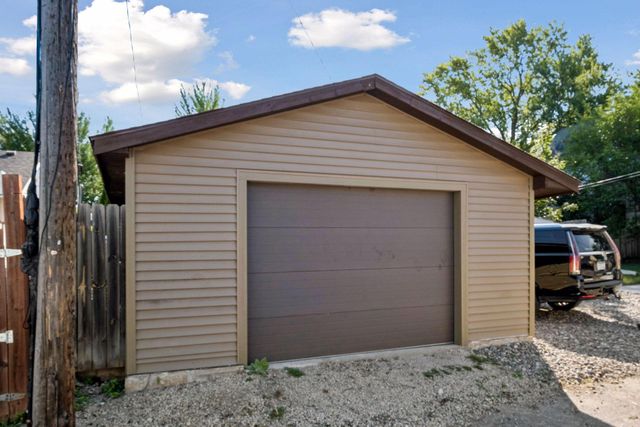 1391 White Bear Avenue N, Saint Paul, MN 55106