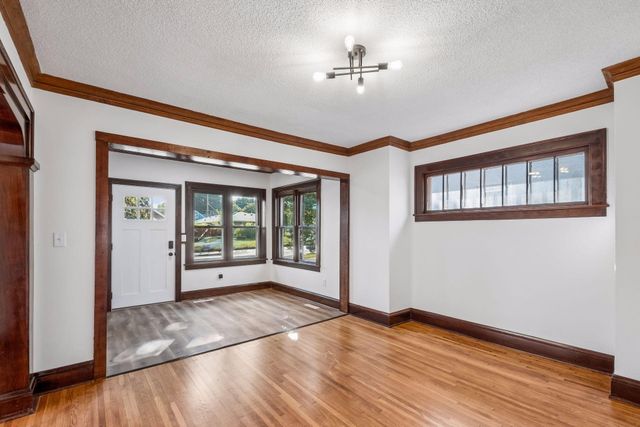 1391 White Bear Avenue N, Saint Paul, MN 55106