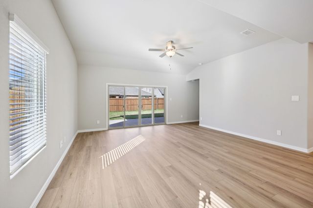 4004 Joe Pool Drive, Farmersville, TX 75442