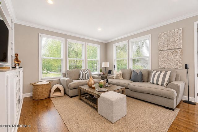 71 Compton Street, Belford, NJ 07718