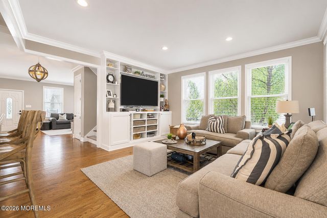 71 Compton Street, Belford, NJ 07718