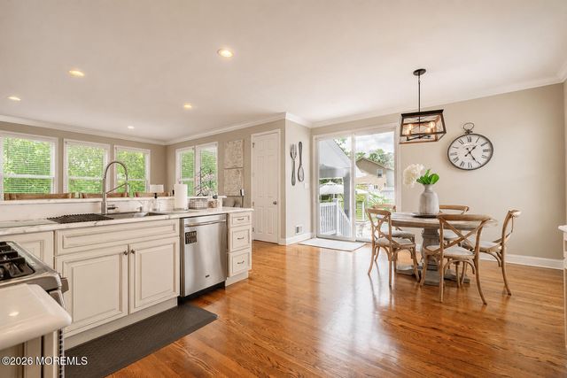 71 Compton Street, Belford, NJ 07718