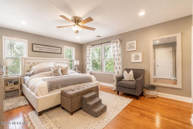 71 Compton Street, Belford, NJ 07718