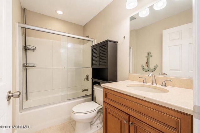 71 Compton Street, Belford, NJ 07718
