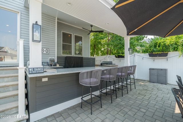 71 Compton Street, Belford, NJ 07718