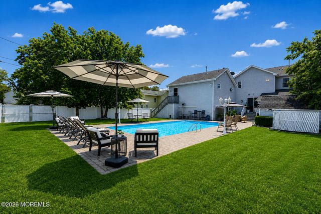 71 Compton Street, Belford, NJ 07718