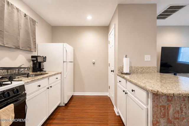 71 Compton Street, Belford, NJ 07718
