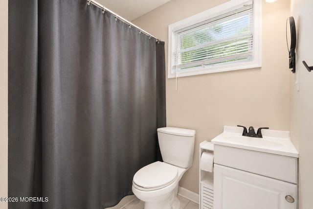 71 Compton Street, Belford, NJ 07718