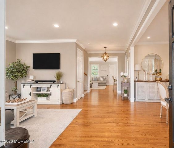 71 Compton Street, Belford, NJ 07718