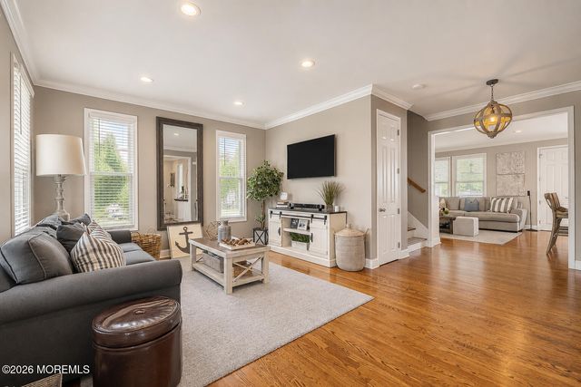 71 Compton Street, Belford, NJ 07718