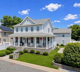 71 Compton Street, Belford, NJ 07718