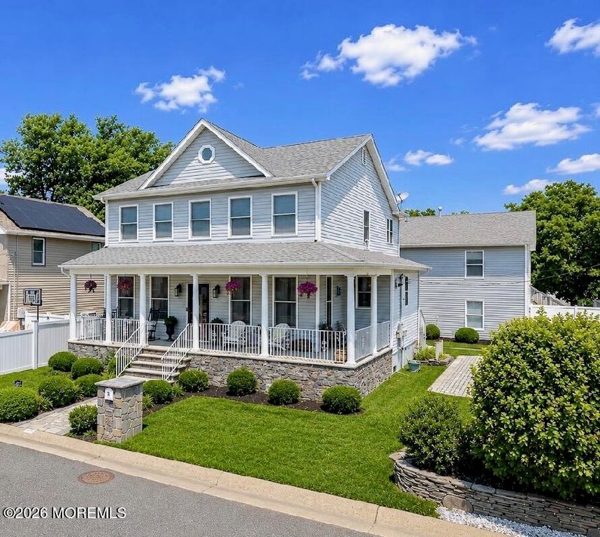 71 Compton Street, Belford, NJ 07718