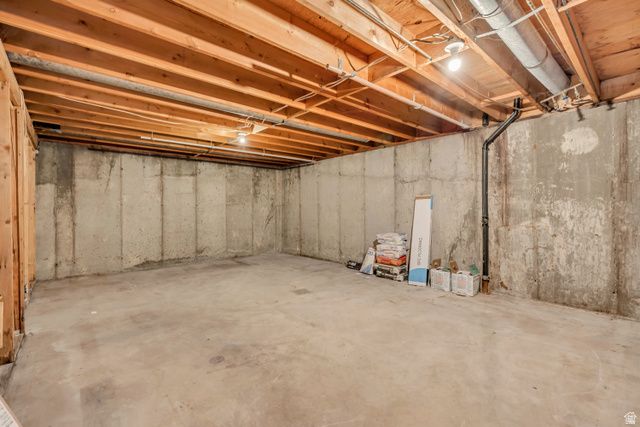 5998 S 3100 W, Roy, UT 84067