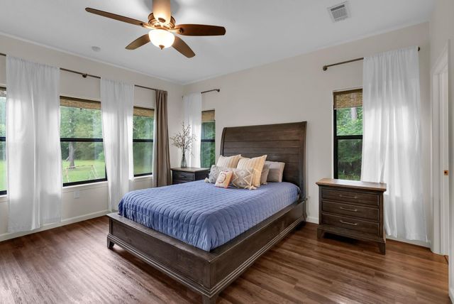 35 Rose Hill Court, Huntsville, TX 77320