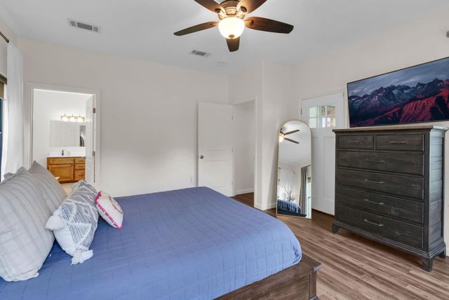 35 Rose Hill Court, Huntsville, TX 77320
