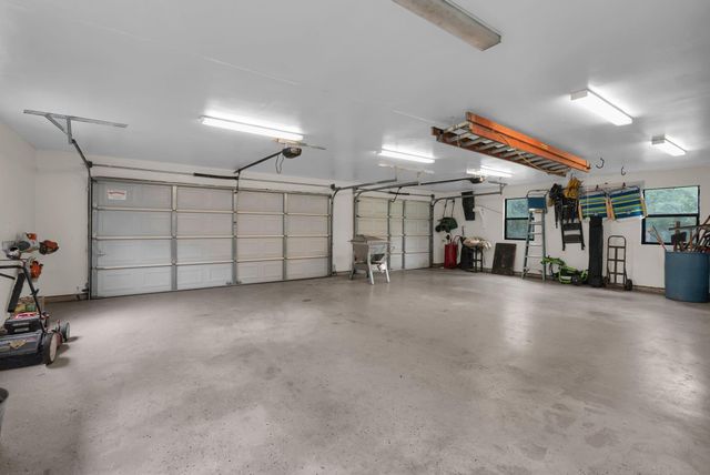 35 Rose Hill Court, Huntsville, TX 77320