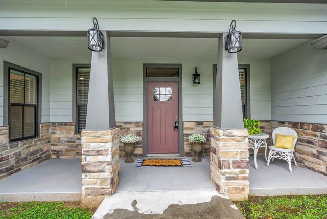 35 Rose Hill Court, Huntsville, TX 77320