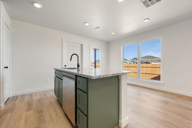 518 E 23rd Street, Wolfforth, TX 79382