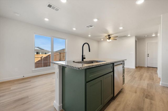 518 E 23rd Street, Wolfforth, TX 79382