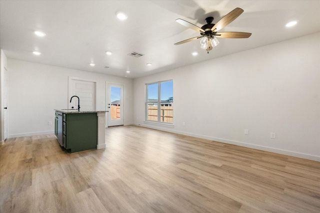 518 E 23rd Street, Wolfforth, TX 79382